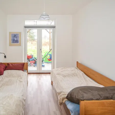 4 Bedroom Stunning In * Glesborg