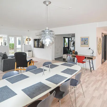 4 Bedroom Stunning In *