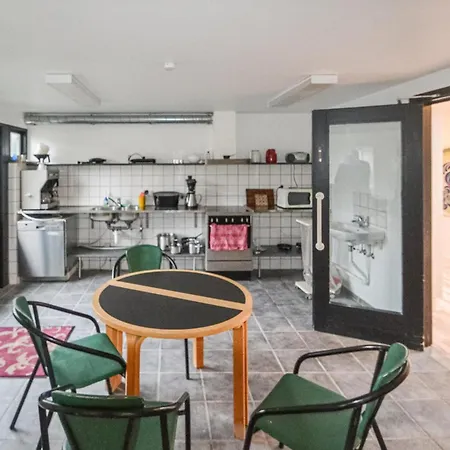 Vakantiehuis 4 Bedroom Stunning In *