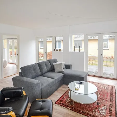 4 Bedroom Stunning In *